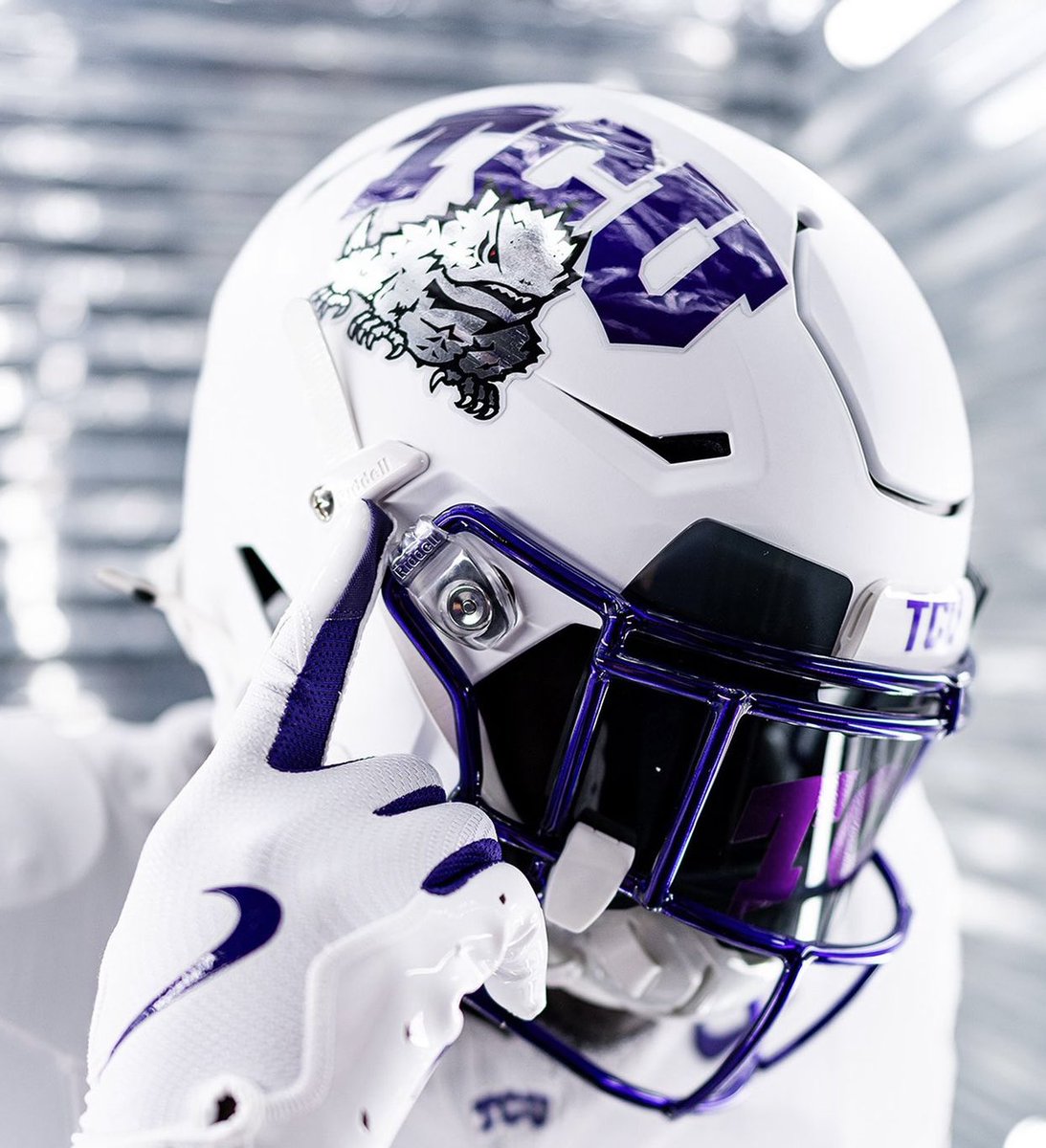 TCUCarterBoys's tweet photo. I don’t think there is a single school that has a better helmet rotation then TCU https://t.co/cbVecYBetf