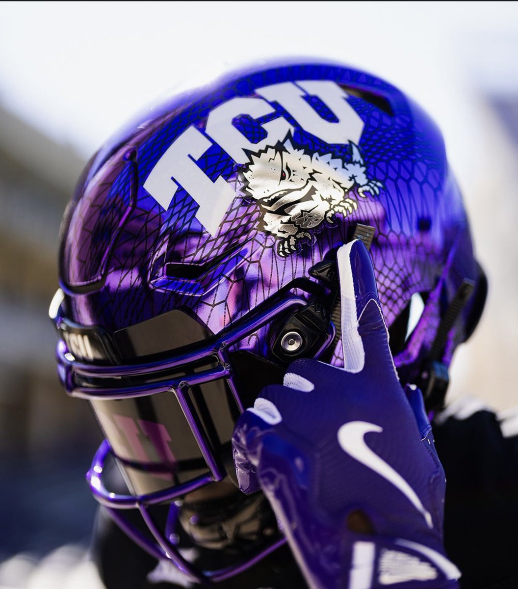 TCUCarterBoys's tweet photo. I don’t think there is a single school that has a better helmet rotation then TCU https://t.co/cbVecYBetf