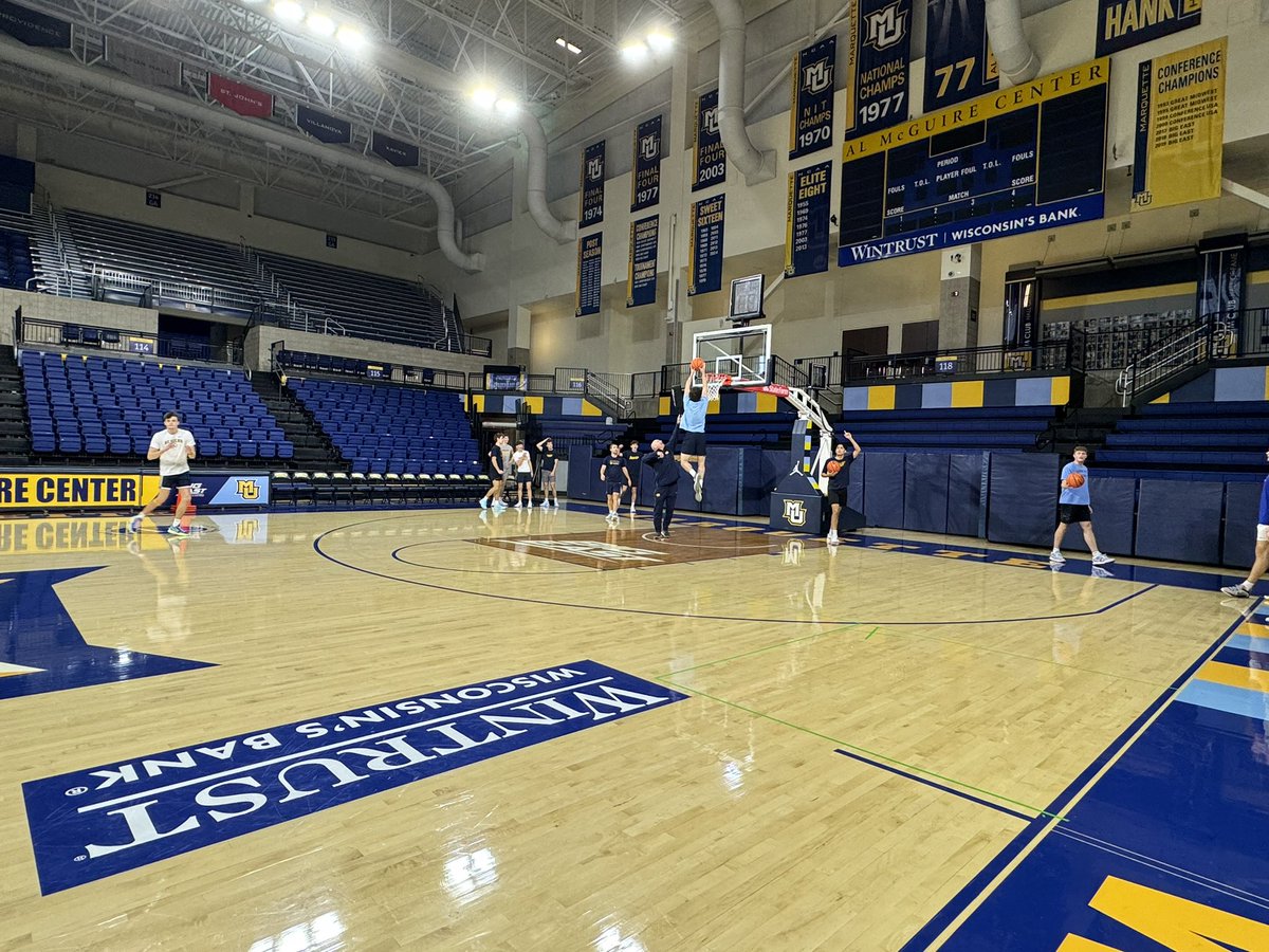 BVUMBasketball's tweet photo. Big thank you to @MarquetteMBB for letting us stop by to shoot around before tonight’s game! https://t.co/MbjdX8Q5ho