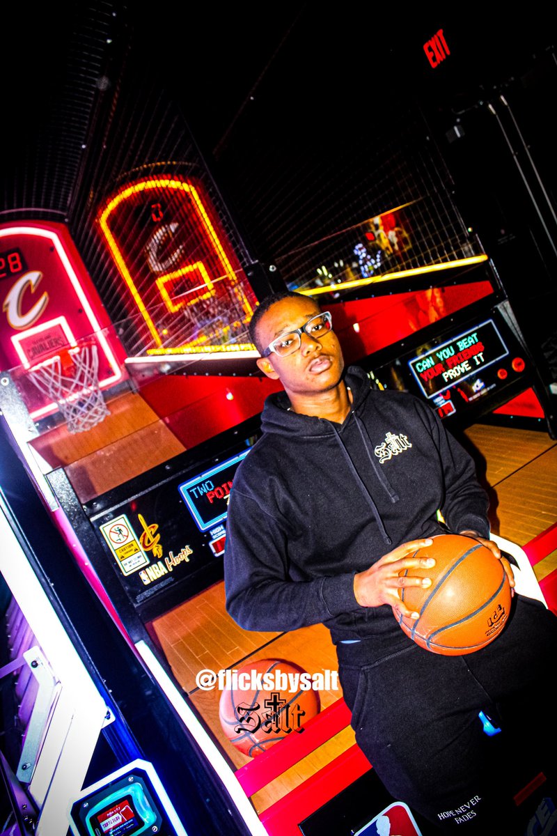 saltmedia03's tweet photo. @saltye03_ Dave &amp; Busters. Tuff🔥🔥 https://t.co/SpUhr2lTUB