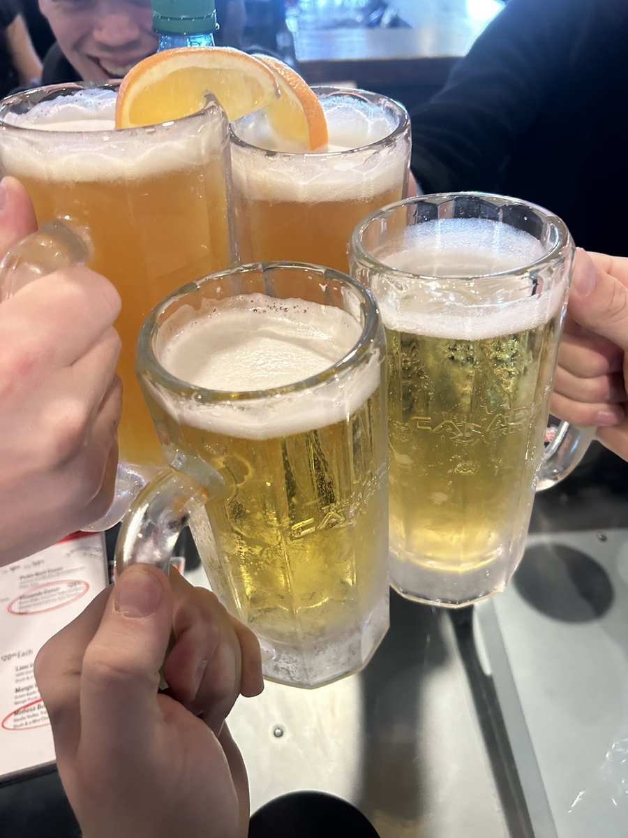 CWanhella's tweet photo. Nothing like some airport beers with the boys before heading to see the #Seahawks #gohawks #beer #airportbeer #mark3374 https://t.co/A9rzZqqxde
