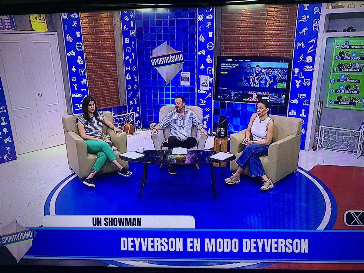 Letruiz18's tweet photo. @TigoSportsPY @lucasnataloni @ekrarodrial @montsegonzalbe Soy una cazadora de entradas imposibles y me encantaría ir a la cancha de la mano de #Sportivisimopy, Alfaro y el Rastas mis únicos dioses. Eva y Montse hermosas siempre, el último 10 siempre fachero https://t.co/H3KkQiuhiH