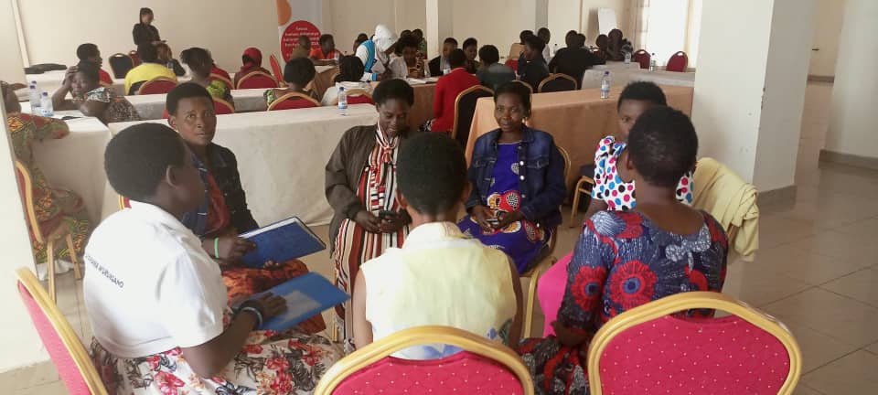 faith_fva's tweet photo. FVA has concluded atwo-day training of peer educators for FSWs and MSM on community led monitoring in @RutsiroDistrict which equipped the participants with the skills to track record the improvement in accessibility to the services and service delivery. @RBCRwanda
@RwandaNGOForum https://t.co/L0Jibc1n64