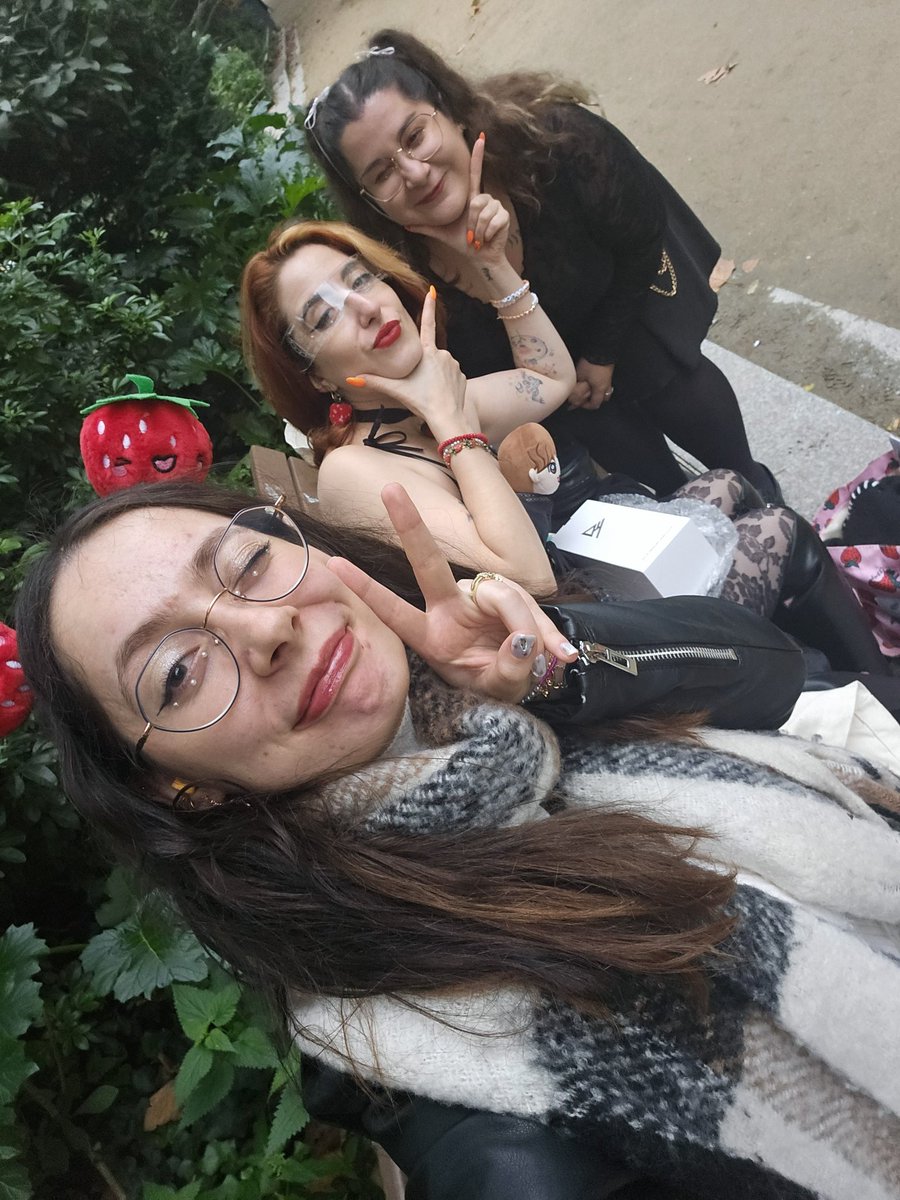 MXEXOCindy's tweet photo. My baby’s, my Sister i love you SOOOOO MUUUUUCH ❤️❤️

#CSD #CHOICESELCADAY #ACE #에이스 #박준희 #JUNHEE #김병관 #BYEONGKWAN #와우 #WOW  @official_ACE7 @namoon_chan @Kit__Katwoman #aceinparis https://t.co/4BvJzmPNBD