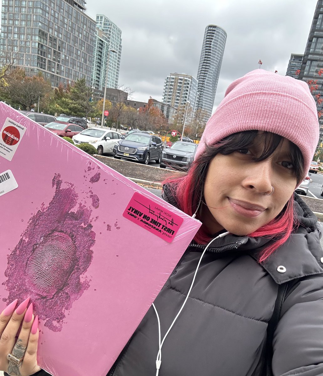 ChitChatWithAly's tweet photo. had to travel to New Jersey to get my hands on #ThePinkPrint10thAnniversary ✨🦄🎀🩷 sooo cutee and she will fit perfectly with the others ✨🥹 https://t.co/d5ALW4zDBz