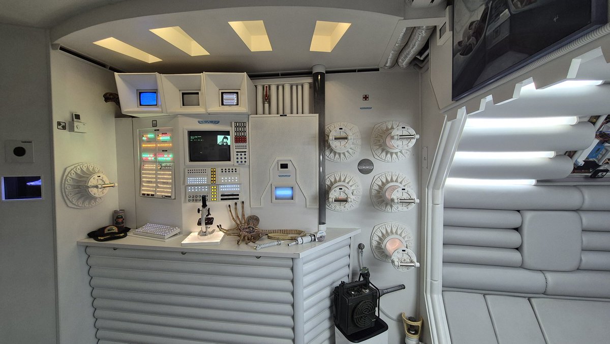 OMG <a href="/JohnCena/">John Cena</a> started following me, I wish he could visit my Museum someday.
By the way help me to make it bigger here ⬇️
verkami.com/locale/en/proj…