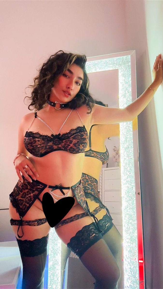 i promise this leopard won't bite 🐆