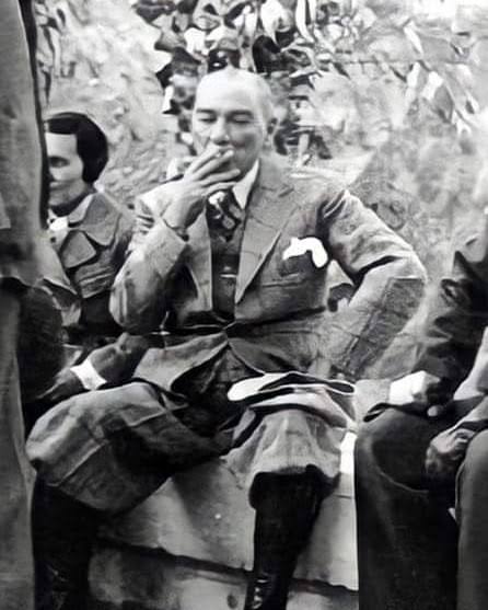 “Kızım, asiler bir köprü yakarak isyan başlattılar. Ben de bir sigara yakarak bitiriyorum.”

16 Kasım 1937 | Tunceli