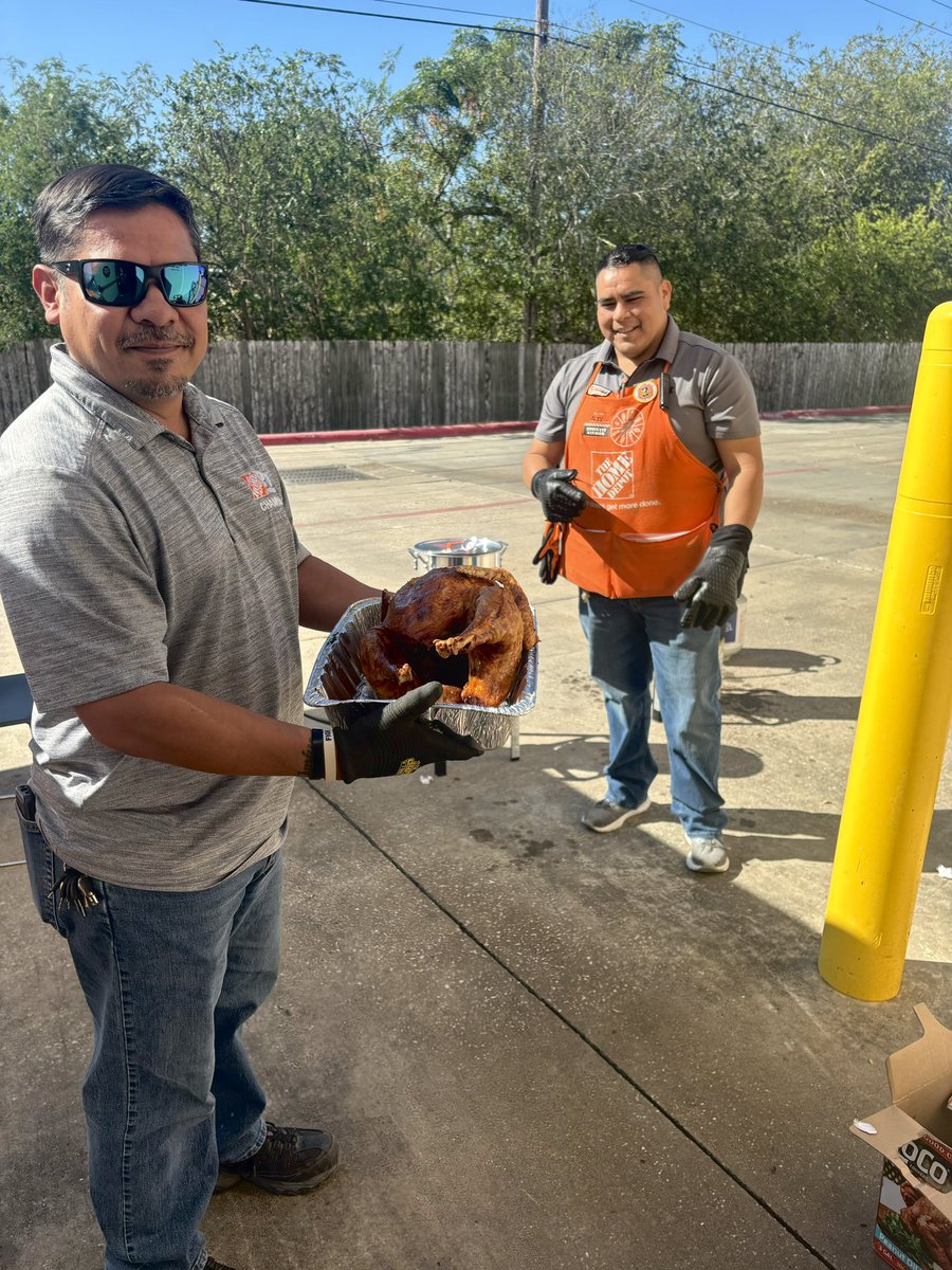 Amy Hahn tweet media