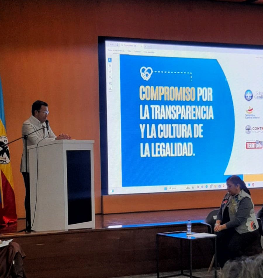 ipybac's tweet photo. Hoy el #IPYBAC estuvo presente en el evento "Comprometidos con la Transparencia y la Cultura de la Legalidad" en #Cundinamarca. Nuestro gerente firmó el compromiso de seguir promoviendo estos valores fundamentales en nuestra gestión. #Transparencia #Legalidad #Cundinamarca https://t.co/qCjckq0KUu