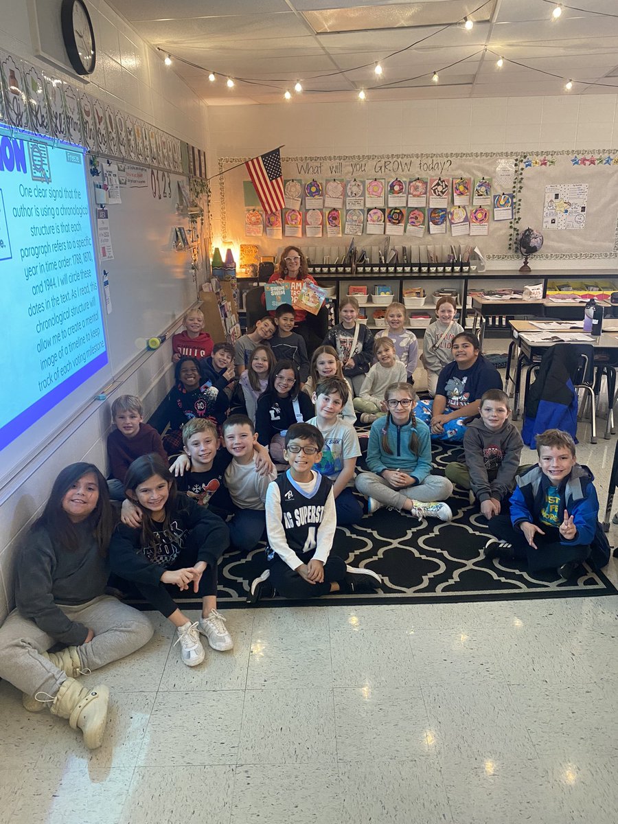 edrewY115's tweet photo. Our mystery reader today was the one and only Dr. Hamm! ❤️🦊 @115ccgs @Yorkville115 @hamm_shamm https://t.co/5p7QDGaT3A