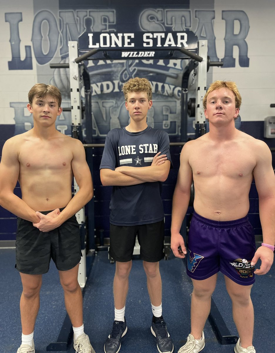 PCnowisthetime's tweet photo. The @LSBNBoosters DUDES head into Thanksgiving break ROLLIN! 😤
The standard is the standard. These guys come hungry every morning to go get what’s ours! 🔥 #LSvsEverybody
Big S/O to our Week 5 ⭐️s of the Week: Brock, Connor, and Sean! https://t.co/EVWaHPqJ6D