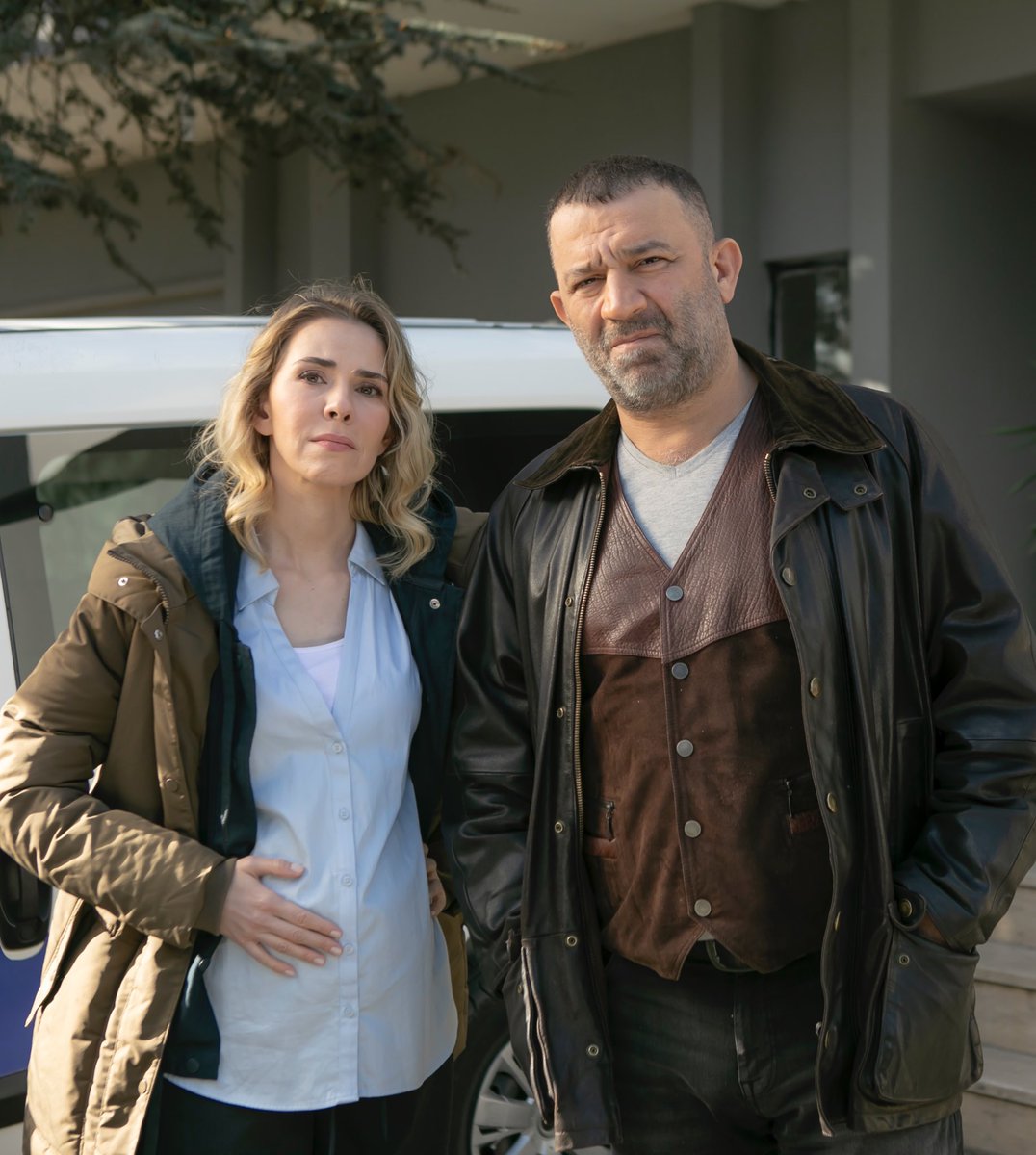 birgonuldavassi's tweet photo. Dizimiz ve çiftimiz gündemde yerlerini aldı 🧿 @arkaasokaklarrr 

#SelMes #ArkaSokaklar https://t.co/Bm0Gs1z12p