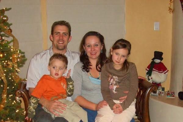 haleyyyelah's tweet photo. where's the sweet little boy from these pictures?? https://t.co/eWFiE7adrl