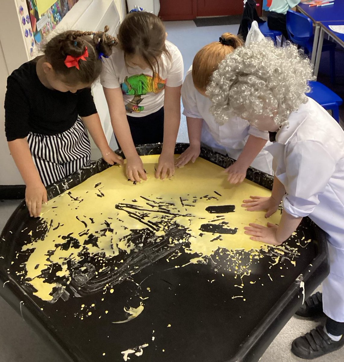 primary_tree's tweet image. Science Day! Children and staff came dressed in their best science costumes to take part in a day full of fun and exciting experiments. It was a great day! #aweandwonder @VantageAcademi1