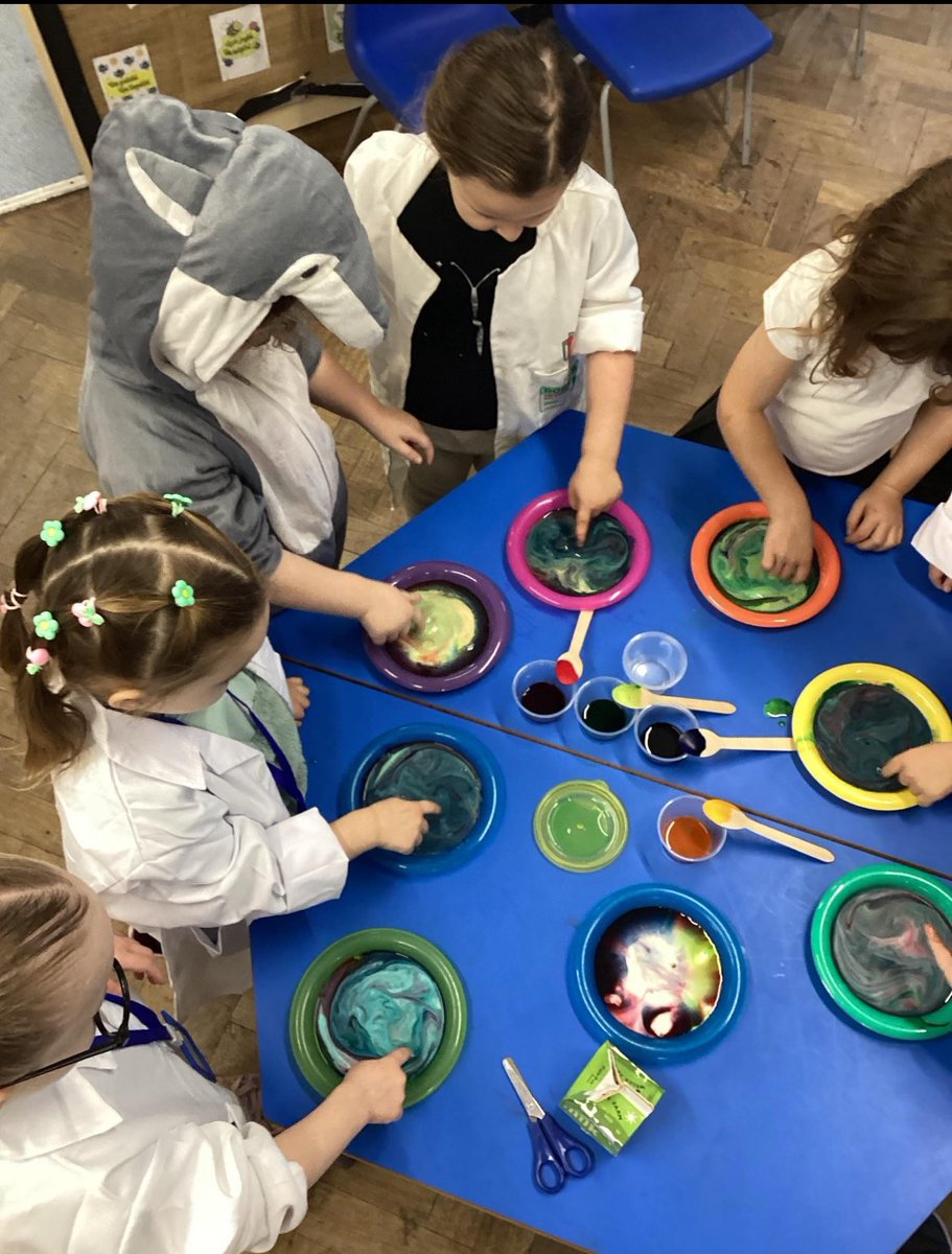 primary_tree's tweet image. Science Day! Children and staff came dressed in their best science costumes to take part in a day full of fun and exciting experiments. It was a great day! #aweandwonder @VantageAcademi1