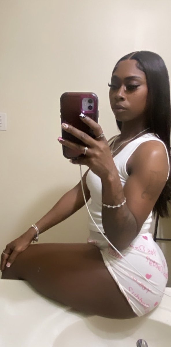 Monii_____'s tweet photo. Angel with An Attitude🪽💕… 

IG:@desiremonii_
Fb: Desire Monii 
#fy #fyp #explore https://t.co/54CQf7svvE
