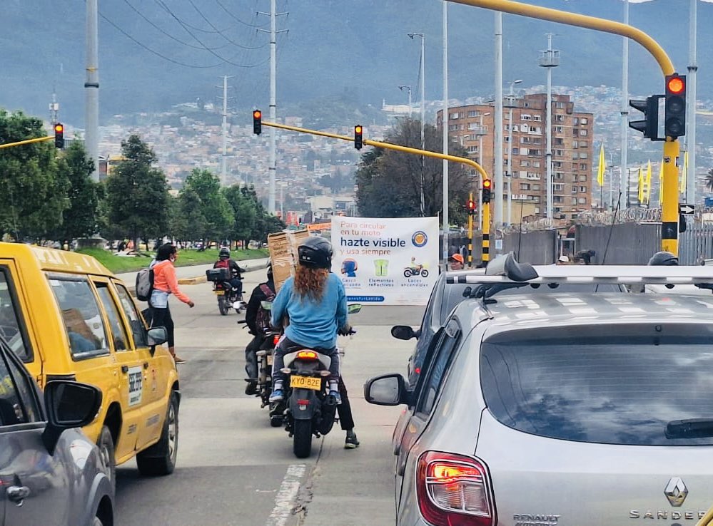 ansvcol's tweet photo. ✅Seguimos recorriendo #Colombia 🇨🇴 con #AccionesPorLaVida 🧡
#EstaSemana estuvimos sensibilizando a la ciudadanía para el cambio de comportamiento en las vías de Bogotá, Popayán, Cúcuta, Villa del Rosario (Norte de Santander) y Floridablanca (Santander).
#SeguridadVial 🫶🏻🛣️ https://t.co/rfNem4rALW