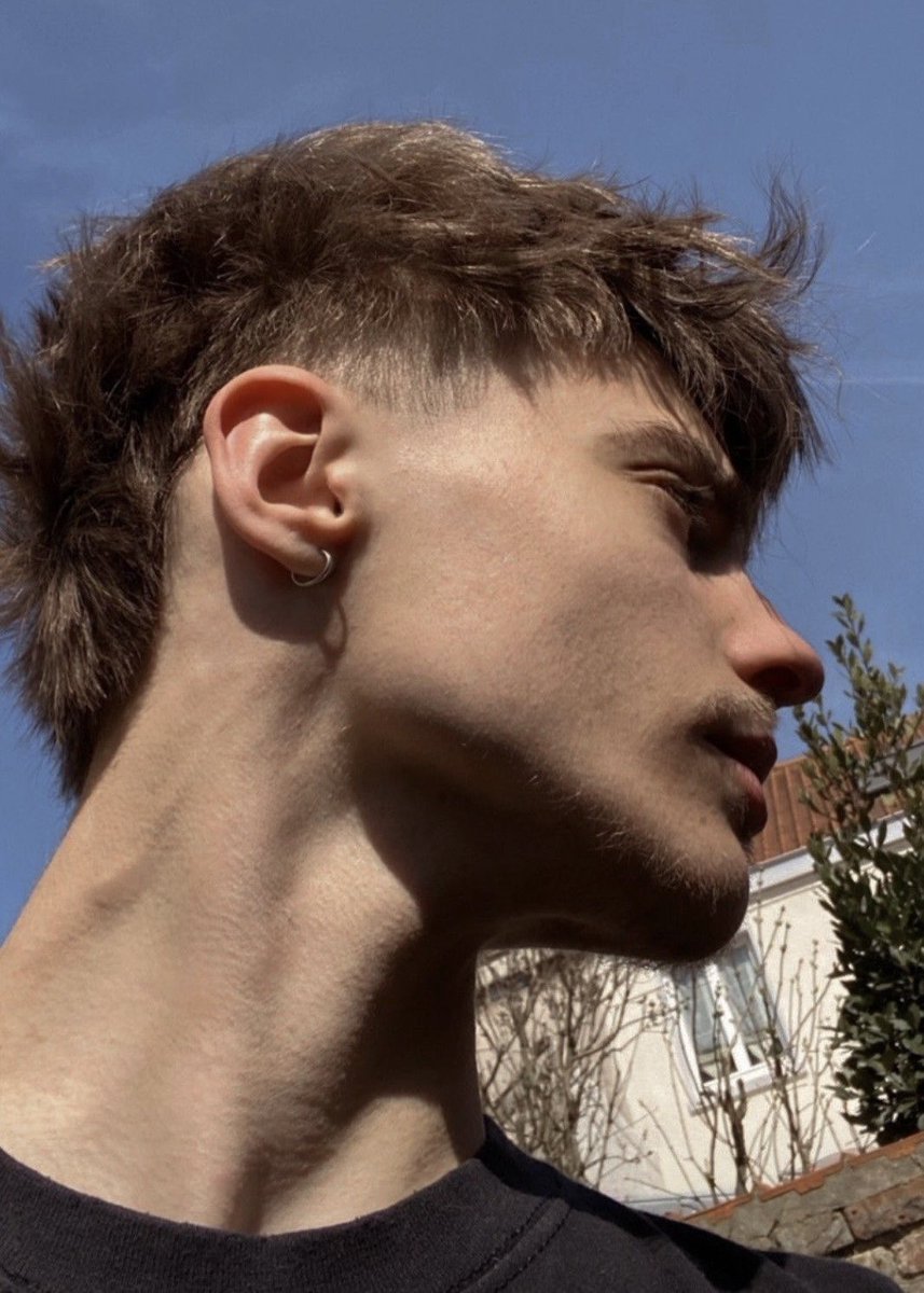 ⠀ 
                                𝑠͟𝑡͟𝑎͟𝑟͟𝑡͟𝑒͟𝑟 
                                                𝑐͟𝑎͟𝑙͟𝑙 .*
          
                              *like = 𝗱͟𝗺͟.
                              •ṙ̇̇t̊̇̊, please.
⠀