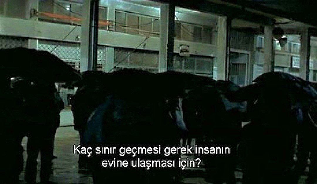 "kaç sınır geçmesi gerek insanın evine ulaşması için?"

ulysses' gaze.
theodoros angelopoulos.
1995.