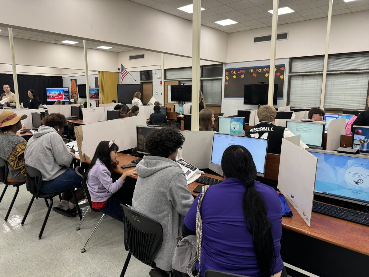We had a very successful third District Financial Aid Night at Chamberlain High School last night! Thank you to our wonderful students, parents, and partners for attending. Our next Financial Aid Night will be on 12/3 at Bloomingdale High School. <a href="/ChamberlainHigh/">ChamberlainHigh</a> <a href="/LEAP4college/">LEAP Tampa Bay College Access Network</a>