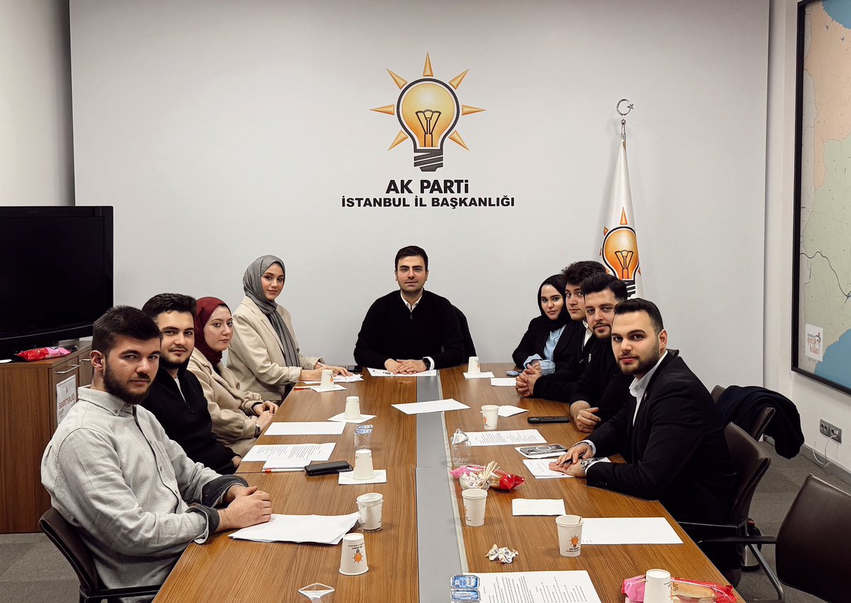 akgenctanitim's tweet photo. Gençlik Kolları İl Başkan Yardımcımız,  Birim Başkanımız @emrhmct’in riyasetinde; İl Komisyon Toplantımızı gerçekleştirdik.

Toplantımız hayırlara vesile olsun. 🇹🇷 https://t.co/bWIRe79i28