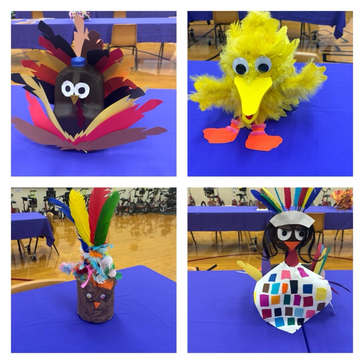 CHPCRUSADERS's tweet image. Annual Turkey Trot! Everyone joined for lunch and lapped the halls! Classes also decorated a turkey. Mrs. Lee pardoned  one turkey and spared the “Eat Pizza” turkey 🍕 It’s traditions like these that remind us how much we have to be thankful for! Thanks to everyone who helped!