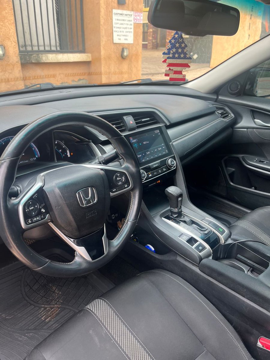 AngelAnon12's tweet photo. Wait, Hold on..Friday is not Over yet.👍🏾
Here are a few Civic Deals before we call it a day.

Open thread, 👇🏾 
Ask  more details +233504677084
Dont let the prices intimidate you.
Lets work it out.

2017 EX , full option, ¢148k. https://t.co/6hLimnffFx
