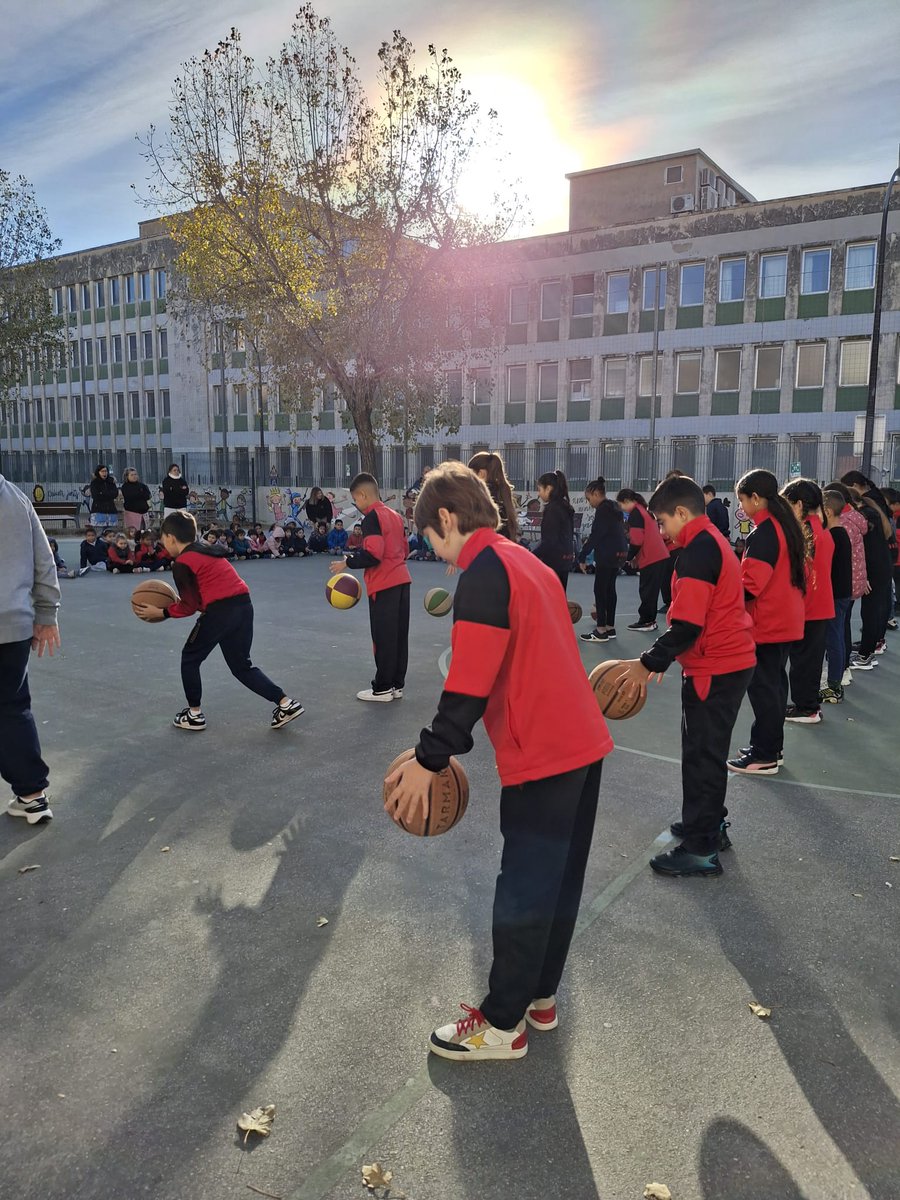 🎶🎉 Avui hem celebrat el dia de Santa Cecília, la nostra gran festa de la música! 🎶🎉A l’escola hem gaudit d’un dia ple de ritme i energia amb actuacions increïbles de body percussion, basquet beat i el tradicional ball de bastons.#ADNprim #transformacióeducativa #Musica #ritme