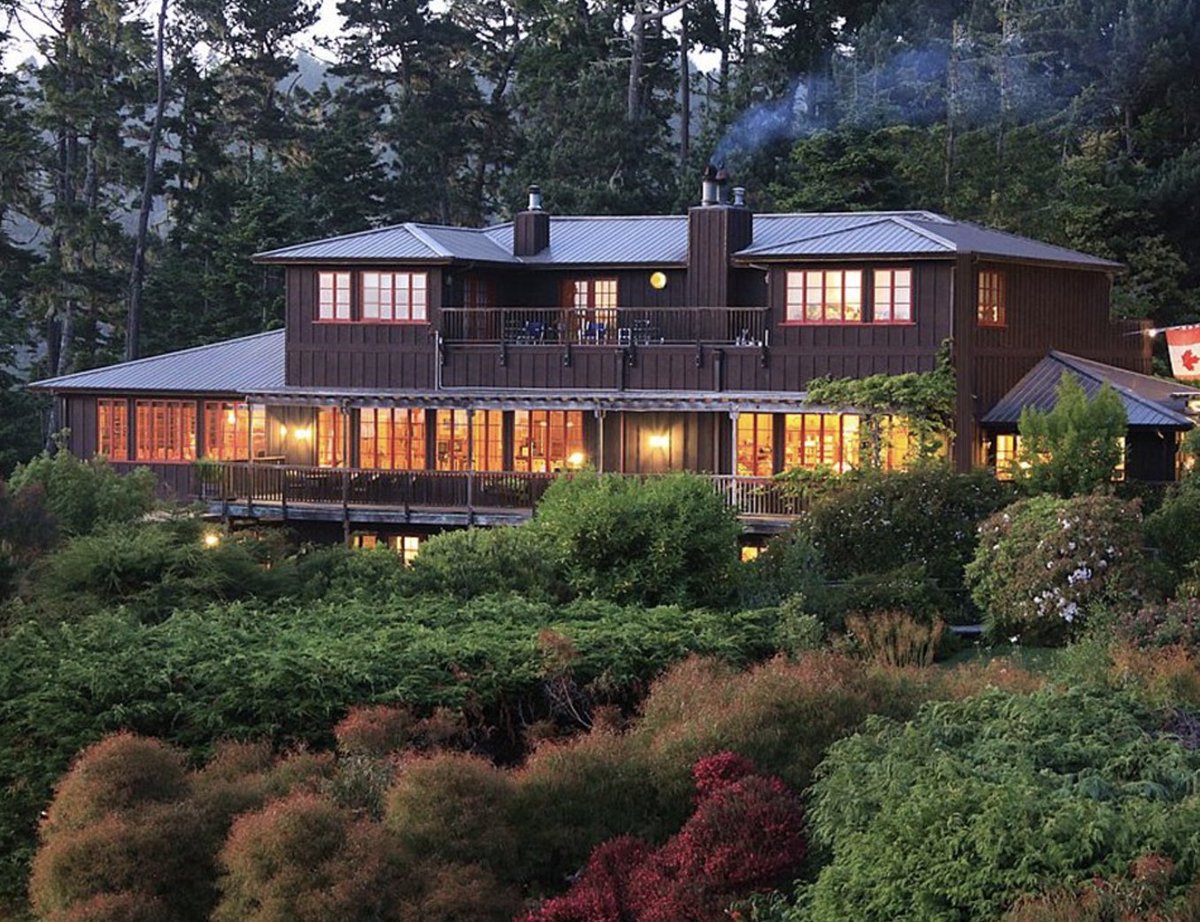 CoolSchoolFood's tweet photo. Give the GIFT THAT GIVES TWICE! Shop on our holiday auction, starting today and ending on December 14! 

https://t.co/qjlMK99SXb. This includes great trips: Stanford Inn by the Sea in California (2 nights) and Farm Sanctuary in Watkins Glen (3 nights), among other great gifts! https://t.co/1n9dJ7qWVL