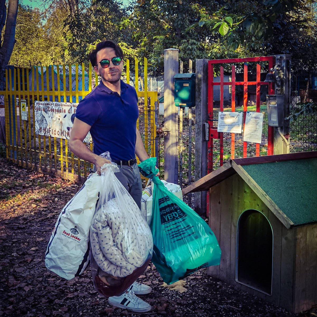 È arrivato il freddo!
Se avete coperte che non usate più, non lasciatele nell’armadio: portatele ai canili e gattili della vostra zona. I loro ospiti ve ne saranno infinitamente grati!