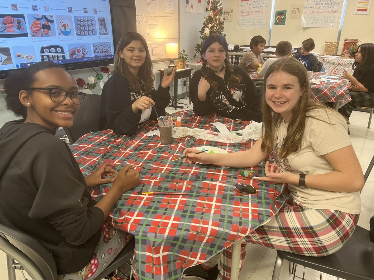 Nicole Jones tweet media