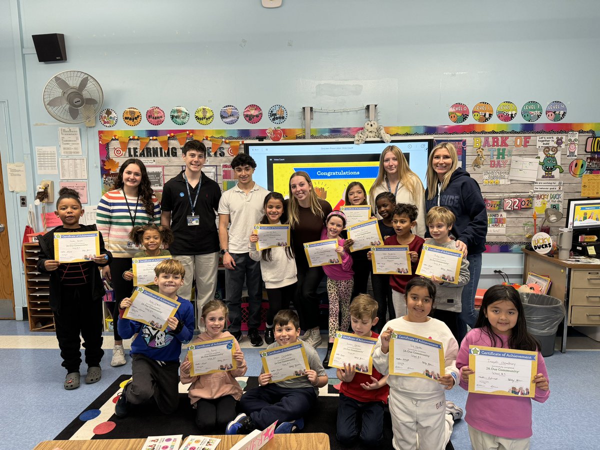 Mrs. Cinelli tweet media