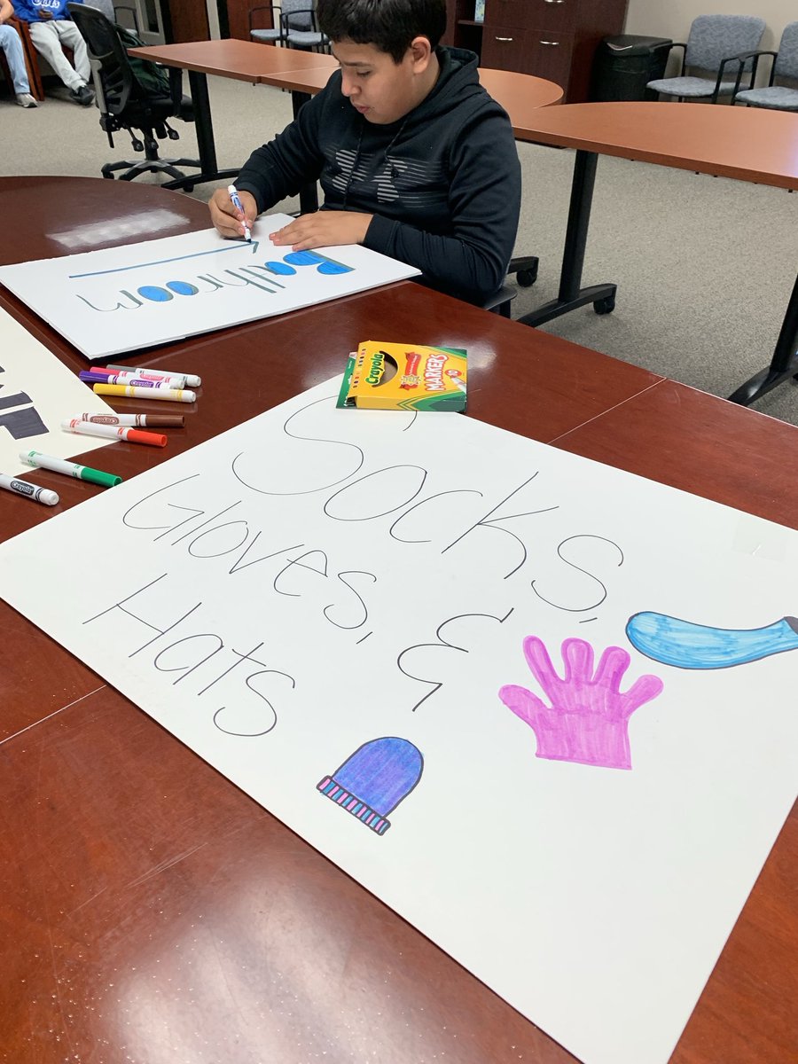 ProfeDetrixheOW's tweet photo. Last day before Thanksgiving break and OW students are involved in our school wide Give A Hoot community service project at CASA helping kids in need for the holidays! ⁦@CASAjwc⁩ ⁦@OlatheWestOwls⁩ https://t.co/YqW7BUcdAI