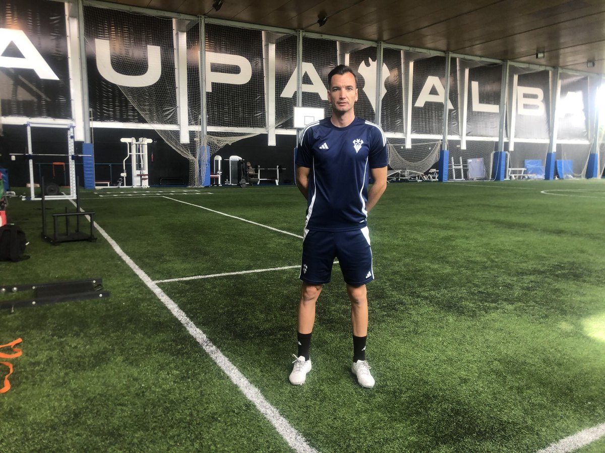 ernes_10's tweet photo. Responsable del Área de Readaptación de lesiones del @AlbaceteBPSAD Cantera.                                                             

Gracias a todos los componentes del club por la acogida en estos 5 meses, por la responsabilidad dada y la confianza depositada en mi. https://t.co/QieKsB0UIr