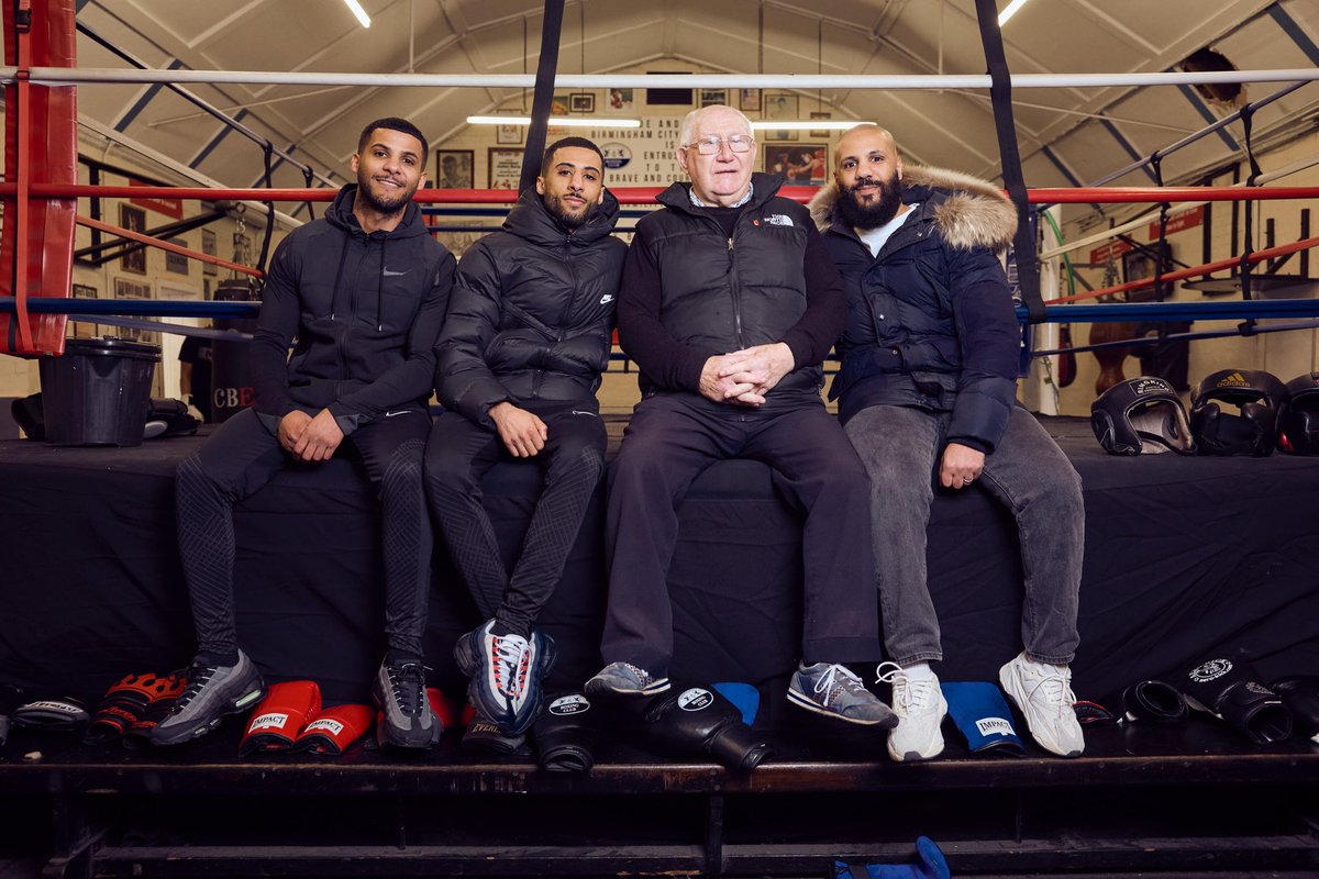 MatchroomBoxing's tweet photo. Never forget your roots ✨ @galal_yafai @iam_yafai @Gamal_yafai 

Rescuing old amateur boxing club Birmingham City ABC and now providing sessions and mentorship for the kids 👏 

Thanks also to @conah_walker, @aaronbowenn & @ibraheemspider helping out with fight week around the corner 👊 #EdwardsYafai