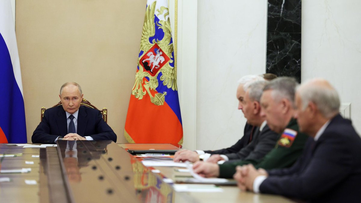 Командующий Ракетными войсками стратегического назначения Каракаев во время совещания с руководством Министерства обороны РФ подчеркнул, что комплекс «Орешник» способен поражать цели на всей территории Европы.

#Putin #Russia #Путин #Россия #Каракаев