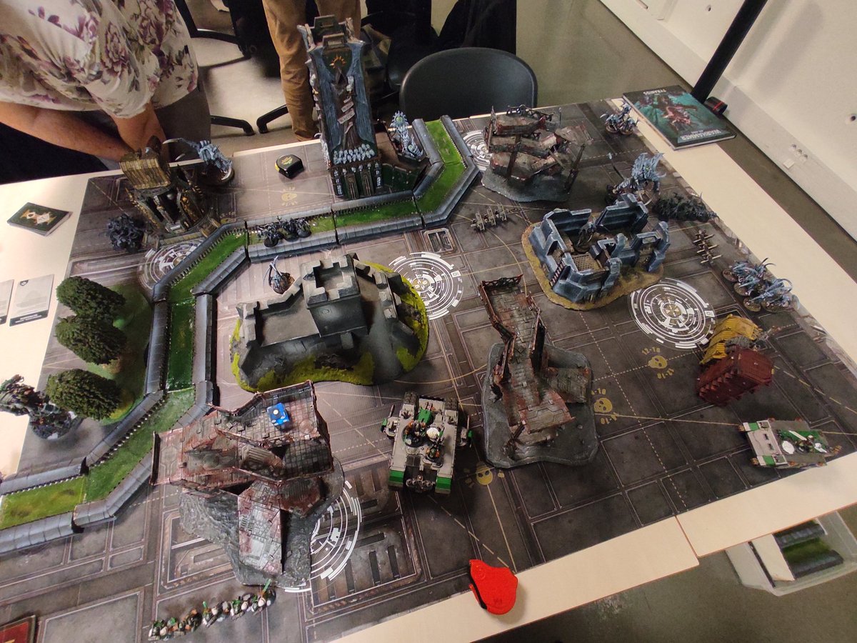 (Slight) numerical disadvantage you say? #playitpainted