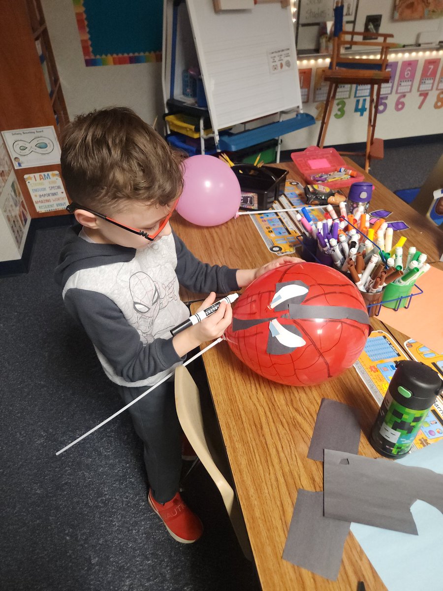 Cooley1st's tweet photo. Today we read a story called "Balloons over Broadway" about the first balloons made for the Macy's Thanksgiving Parade. Then we got to work creating our own balloons! https://t.co/GRSptbkh2Z
