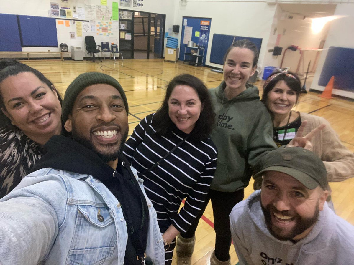 🍽📚 Family Potluck and Literacy Night at <a href="/OakridgeJPS/">Oakridge Junior Public School</a> 

Families were invited to share cultural dishes and participate in a read aloud with teachers and students.

Proof that when schools invite parents/caregivers to co-create, families respond in a positive way. 
#allarewelcome
