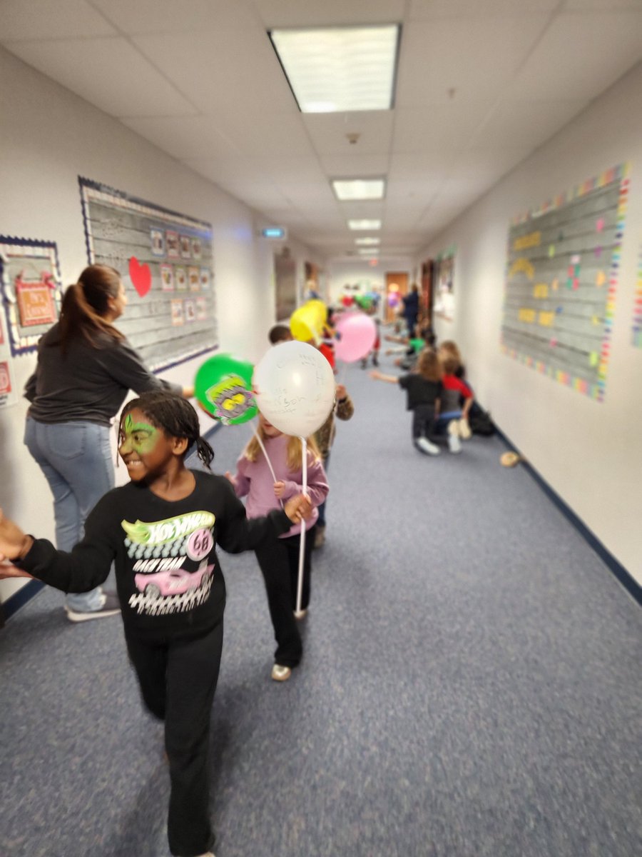 Cooley1st's tweet photo. Last we got a chance to parade around the school! https://t.co/ByrM216Pp5