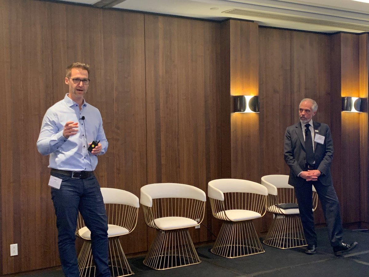 AMC_Sante's tweet photo. Un premier exemple d’initiatives d’adaptation aux besoins de la population est la gestion de proximité en Outaouais. Présentation par @Dr_MarcBilodeau et M. Frédéric Parizeau qui expliquent comment il est important de mettre l’accent sur les patients, de briser les silos entre les grandes directions et de prendre des décisions locales pour répondre aux besoins spécifiques de chaque territoire. #CMLQ2024