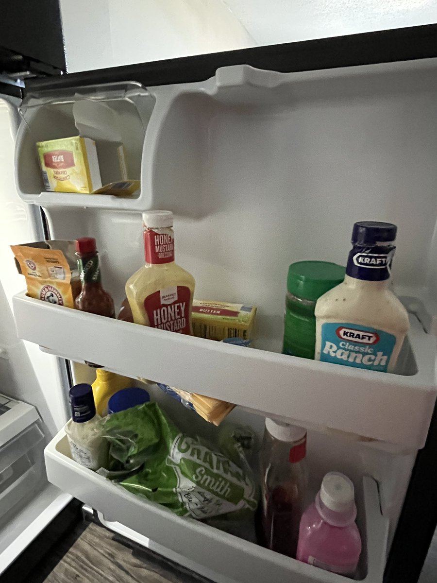 M_Sted_'s tweet photo. The fridge of a guy in his mid-20s who lives alone https://t.co/sVGffOHYtD