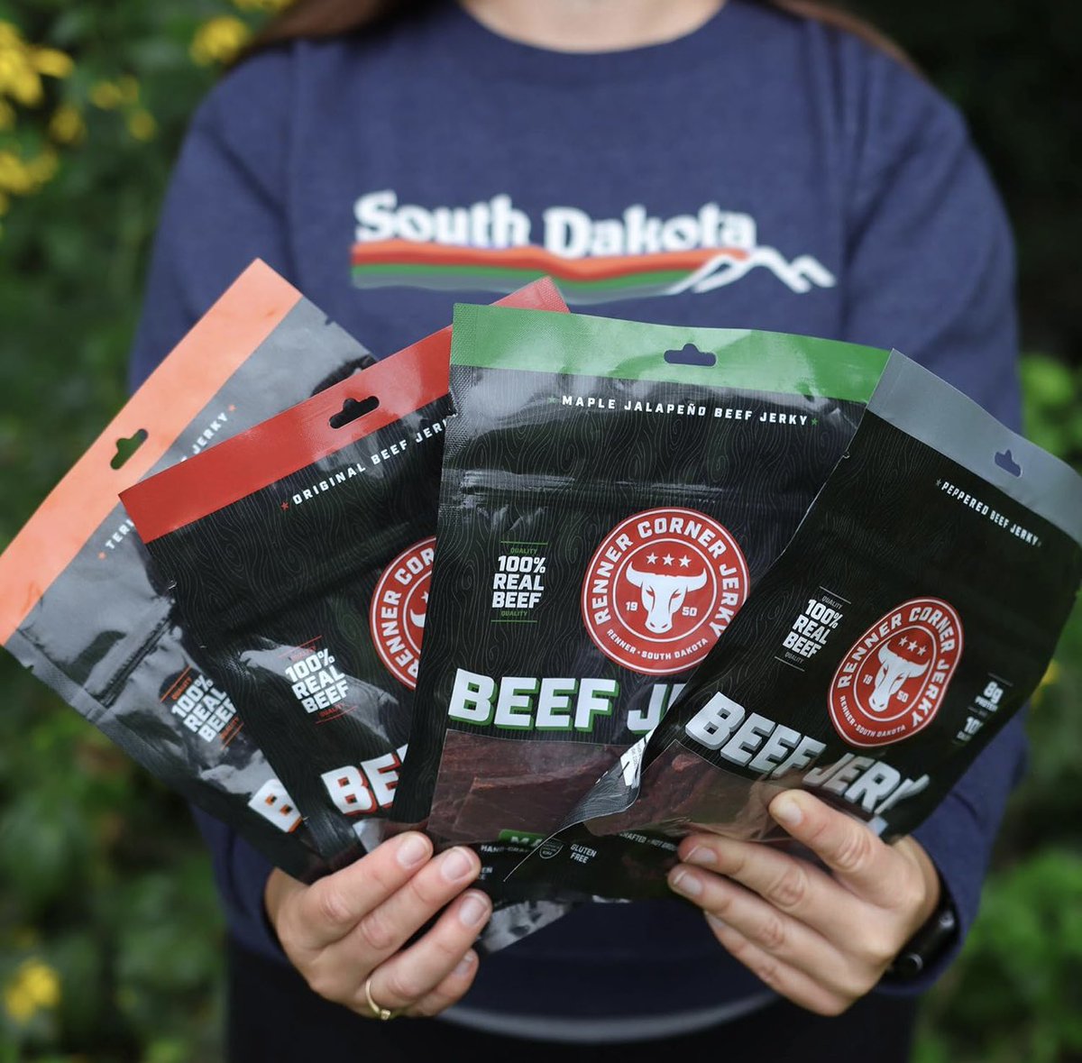 4RealJerky's tweet photo. True American beef jerky! Sourced from local South Dakota beef farmers 🇺🇸🔥💨 #beefjerky #familyowned #southdakota #midwest #america https://t.co/ZErQBdw9wx