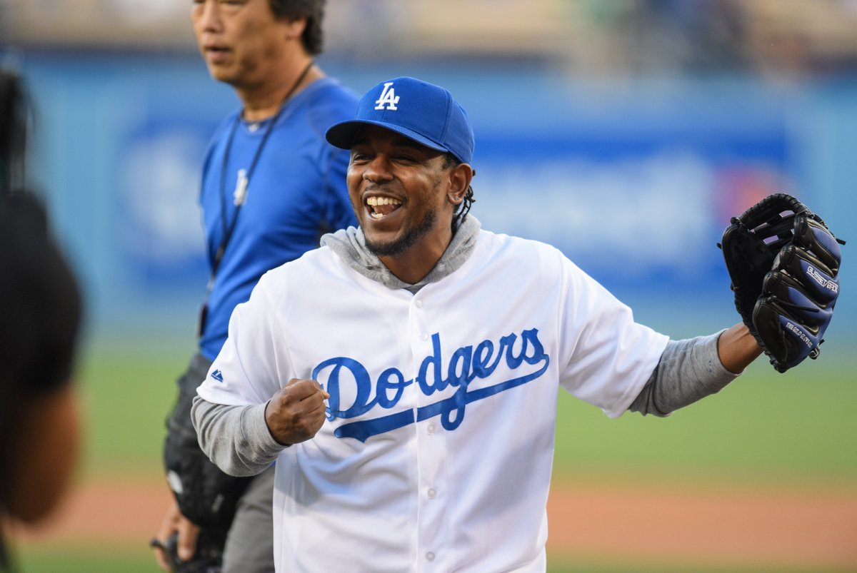 noahcamras's tweet photo. Kendrick Lamar on his new song, "dodger blue"

"Don't say you hate L.A. when you don't travel past the 10."

"Don't say you hate L.A., but live in L.A. and pretend."

"When I walk in, oh yeah, bring that. It's unanimous, how I pop shit." https://t.co/I5xKehSPg3