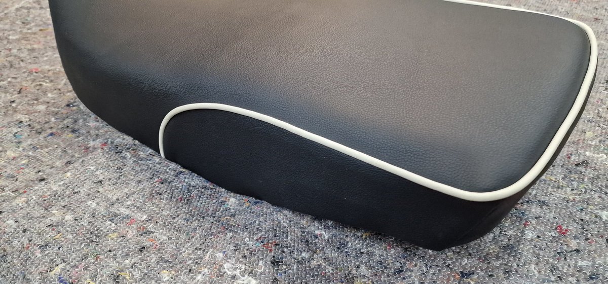CraigHughes123's tweet image. Now completed, before and after pics of #classic British #motorbike seat. These old metal based seats always look much easier to do than they actually are! #ClassicMotorcycles #upholstery