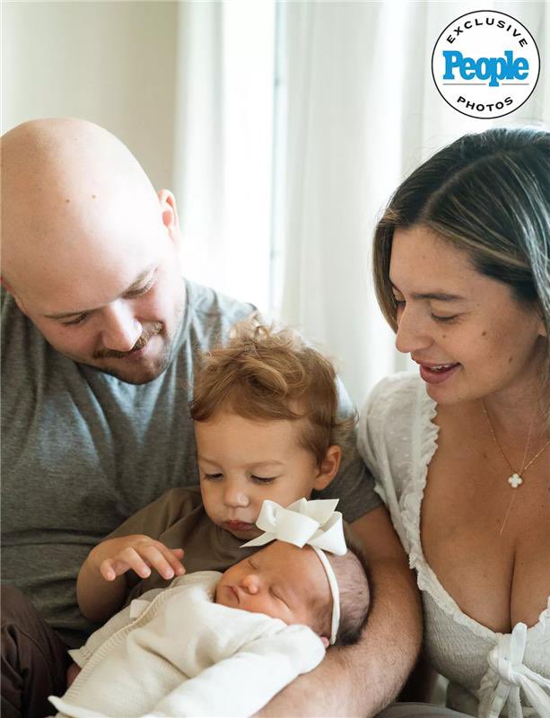 bestbuddies's tweet photo. Welcome to the Best Buddies family, Jake &amp; Ashlyn Burger! 👶💙 The @Marlins star &amp; wife celebrated the birth of their daughter Penelope, born with Down syndrome—a blessing they wouldn’t change for the world. 

@people 
Read more: https: https://t.co/eVyUZcmBpN

#EuniesBuddies https://t.co/yAcI1XisGX