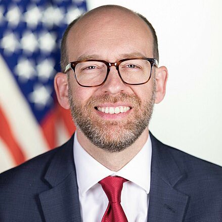 This is Russell Vaught, the architect of Project 2025 and Trump’s nominee for Director of the Office of Management and Budget. The man who wants to dismantle the government will now oversee its budget. 

RETWEET to let the American people know who they voted for!