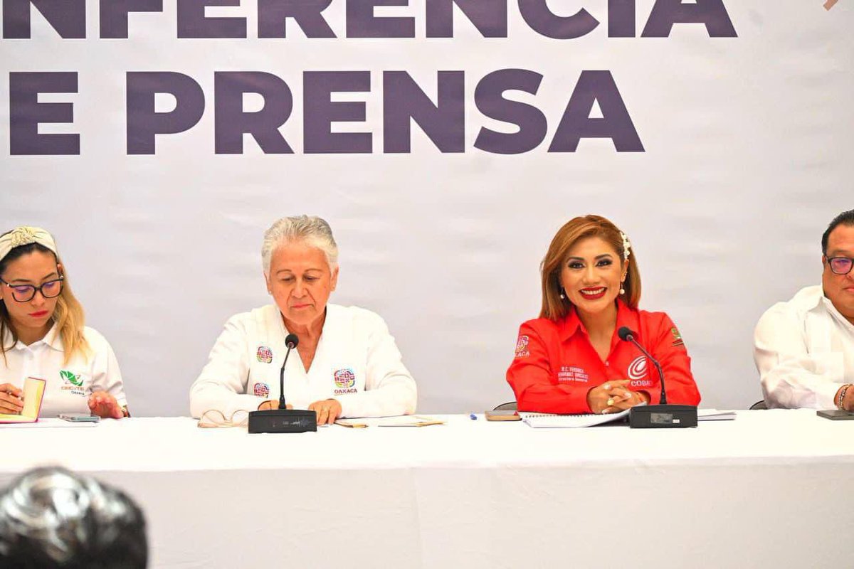 doctoravero's tweet photo. ✅Representamos un gobierno de territorio que escucha, atiende y trabaja para las juventudes.

Tengo la satisfacción de ser una mujer comprometida con las responsabilidades y la confianza conferidas por el Ing. @salomonj. Sigamos impulsando la educación de vanguardia y calidad. https://t.co/QlBnM8qvay