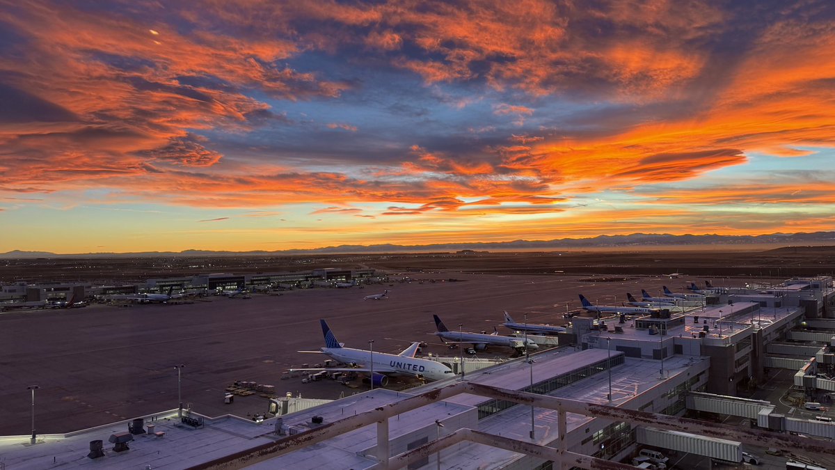 Denver Int'l Airport tweet media